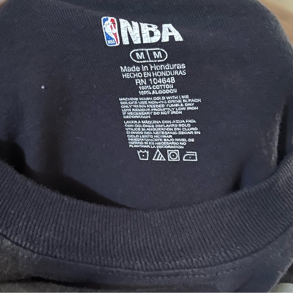 San Antonio Spurs Logo T-Shirt: NBA apparel: Tim Duncan: Adult Medium - Picture 3 of 3